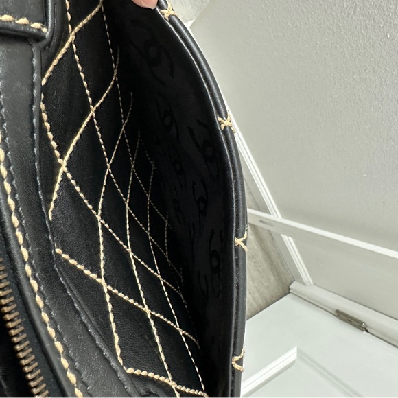 Authentic CHANEL
Black Leather Wild Stitch Boston Bag-preowned - Picture 11 of 11